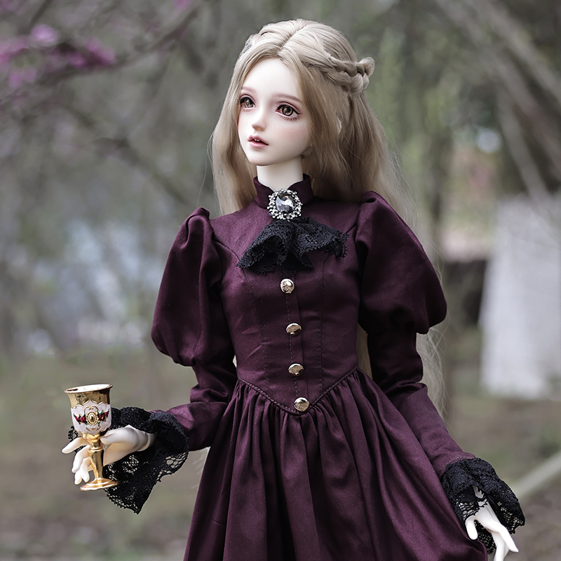 Vintage Fashion Model - Elina-Vintage Aristocratic Purple Dress Resin Art